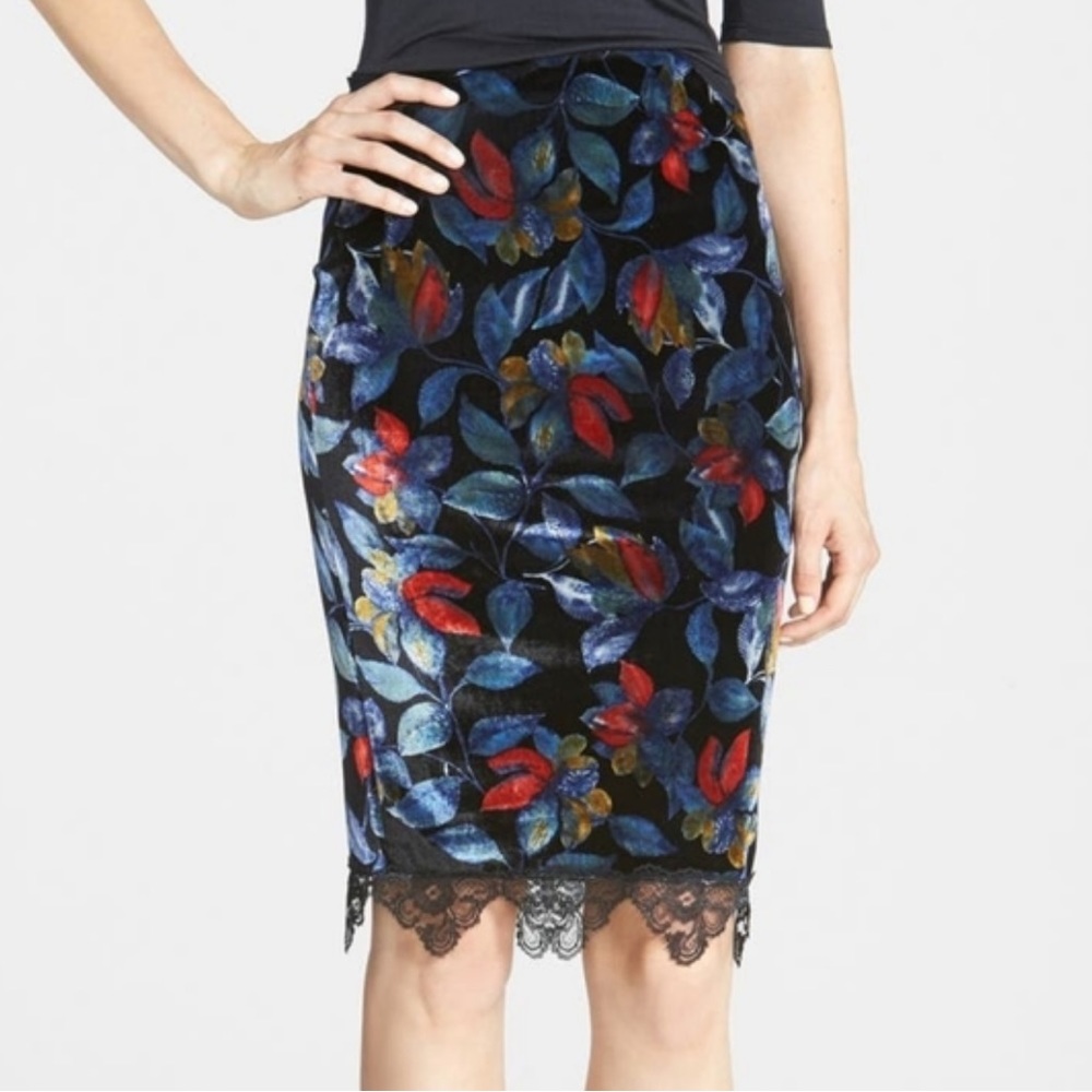 ASTR Velvet Pencil skirt